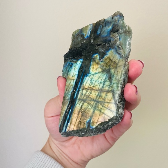 Labradorite - Picture 4 of 12